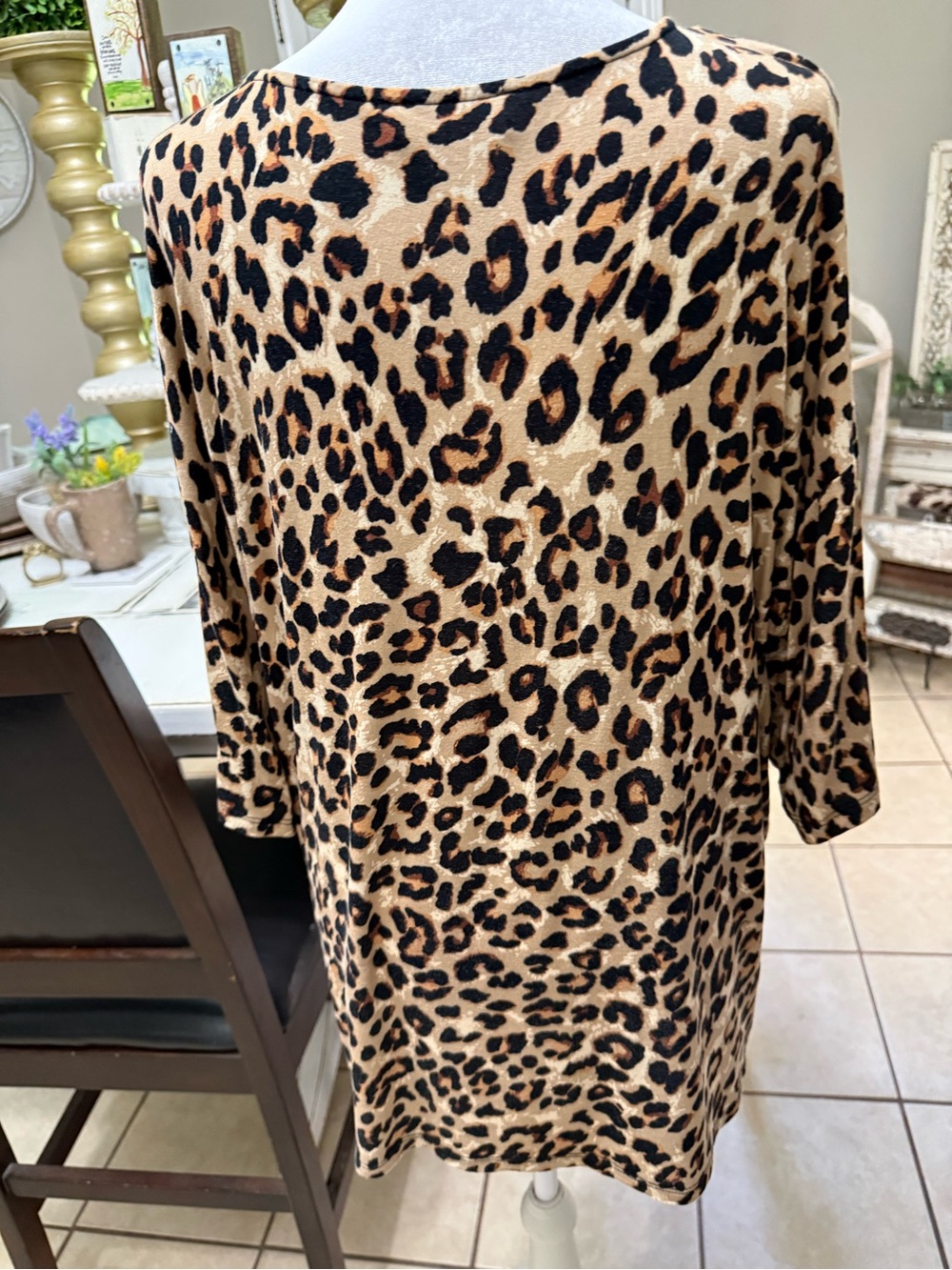 Zenana Outfitters Leopard Print Top - Beige & Gray - Picture 4 of 4